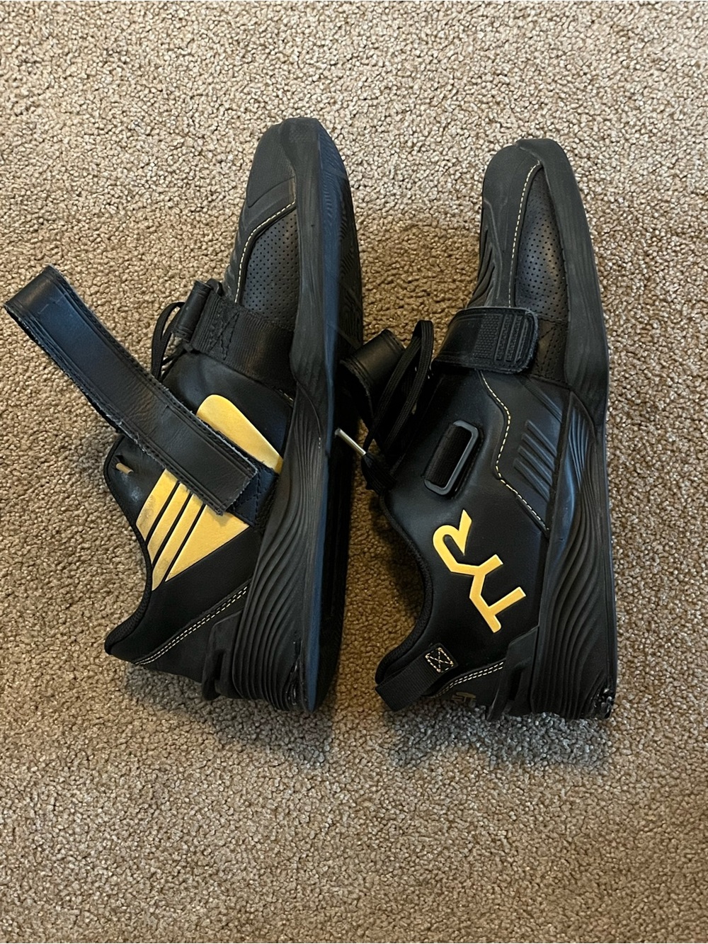 TYR L-2 size 11.5 weight lifting shoes